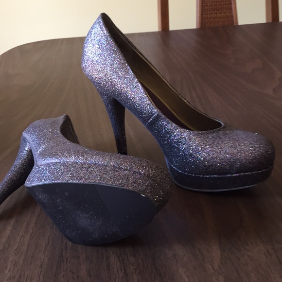 Madden girl sparkly platform heels - Picture 2 of 3